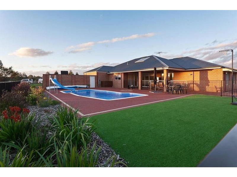 69 Jersey Road, Oakford WA 6121