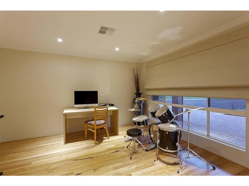 69 Jersey Road, Oakford WA 6121