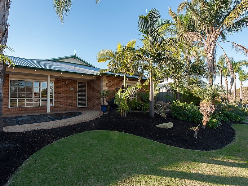 7 Chartwell Place, Leeming WA 6149