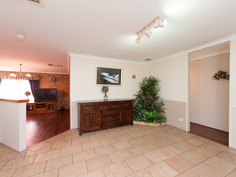 7 Chartwell Place, Leeming WA 6149