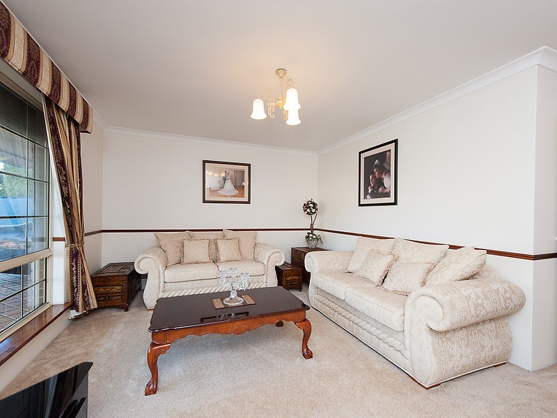 7 Chartwell Place, Leeming WA 6149