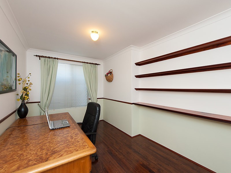 7 Chartwell Place, Leeming WA 6149