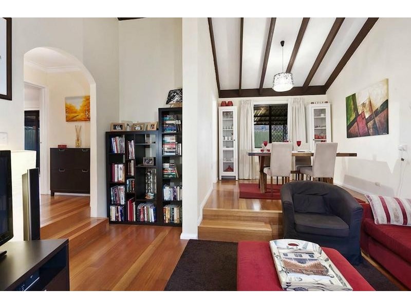 11 Blackthorne Crescent, South Lake WA 6164