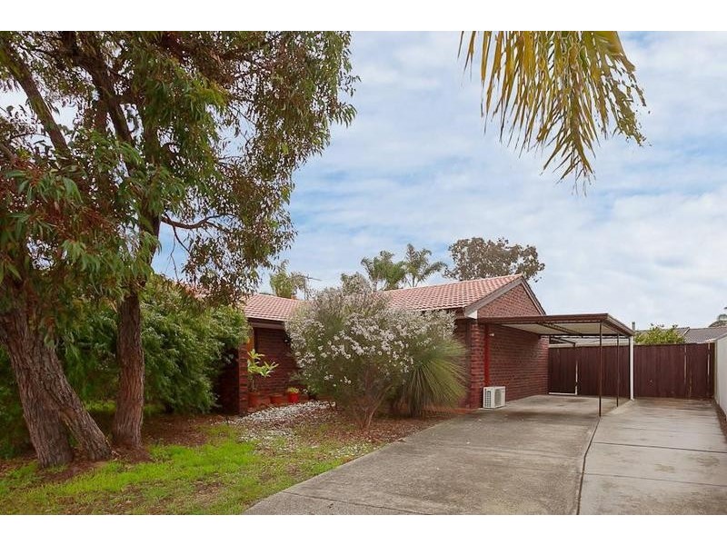 11 Blackthorne Crescent, South Lake WA 6164