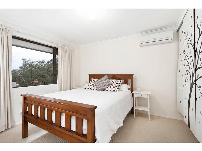 11 Blackthorne Crescent, South Lake WA 6164