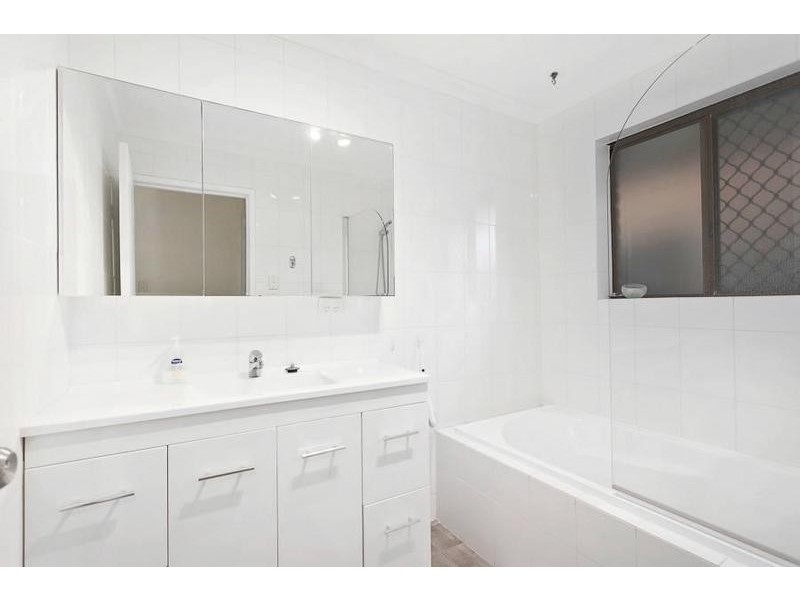 11 Blackthorne Crescent, South Lake WA 6164