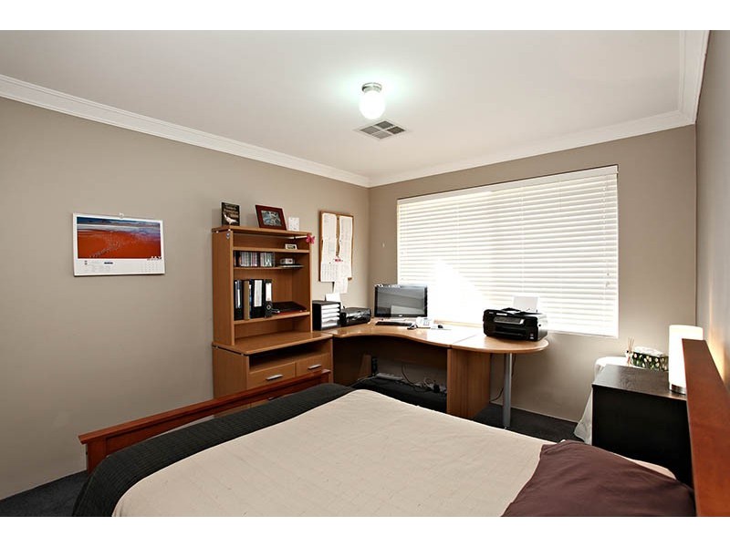 17 Montgomery Drive, Success WA 6164