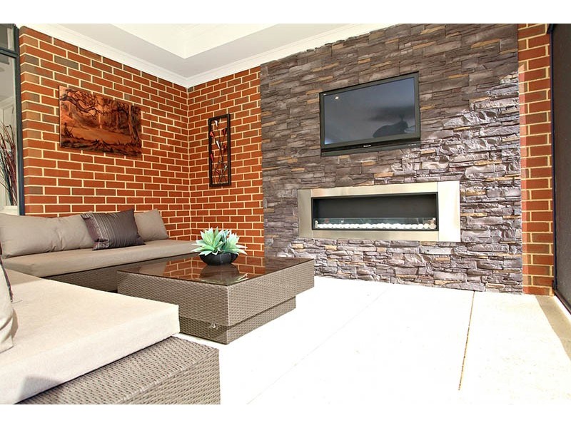 17 Montgomery Drive, Success WA 6164