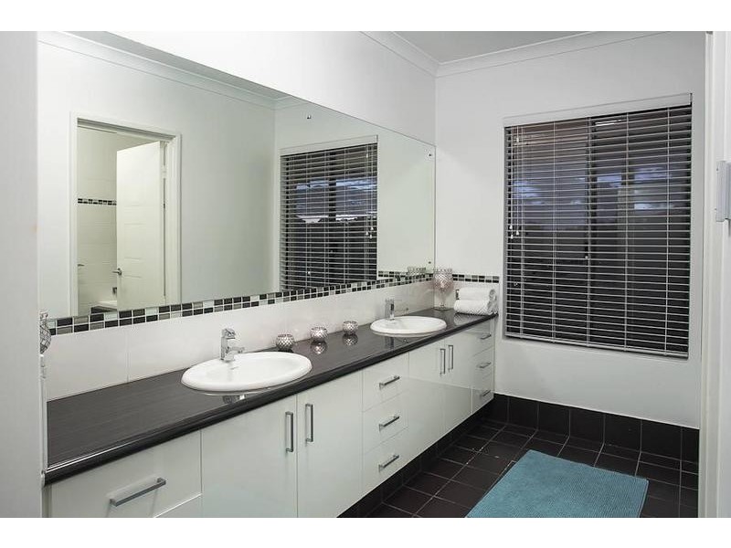 75 Honeymyrtle Loop, Forrestdale WA 6112