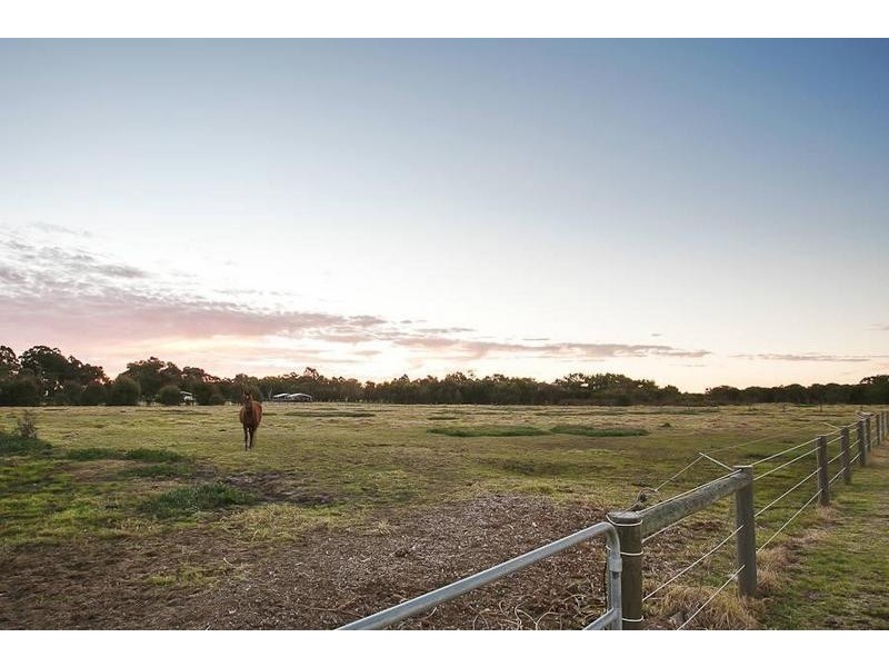 75 Honeymyrtle Loop, Forrestdale WA 6112