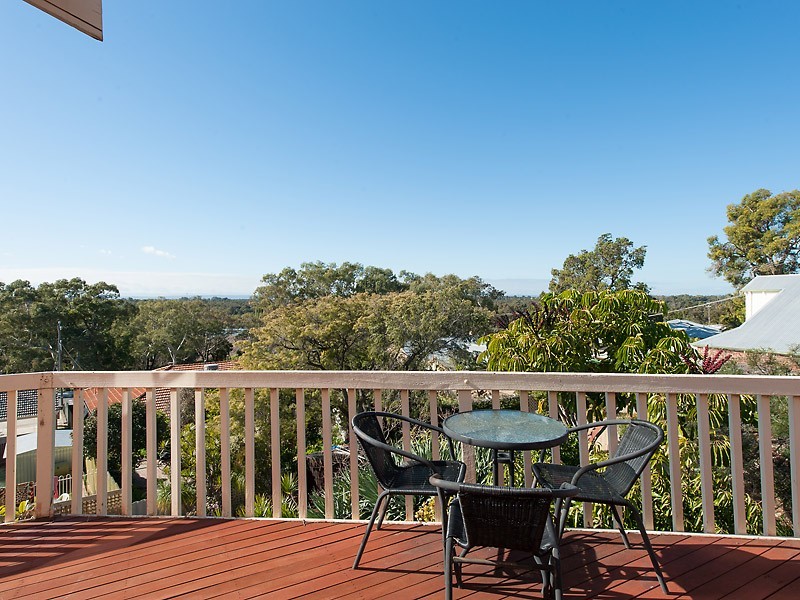 4 Monaco Avenue, North Lake WA 6163