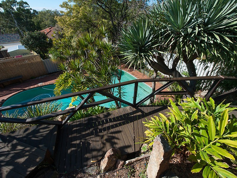 4 Monaco Avenue, North Lake WA 6163