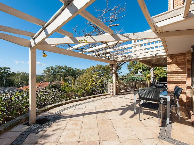 4 Monaco Avenue, North Lake WA 6163