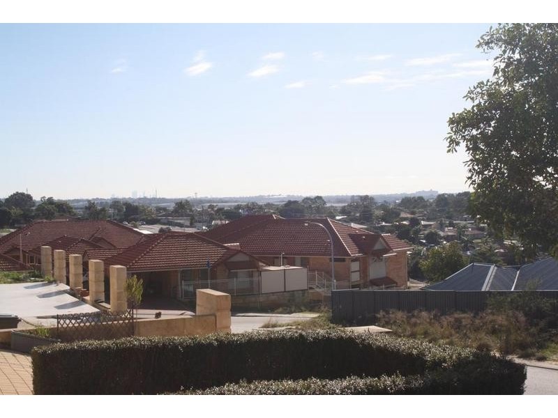 11 Dolphin Way, Yangebup WA 6164