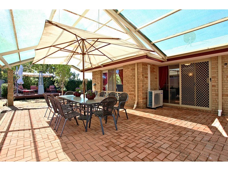 48 Derwent Crescent, Success WA 6164