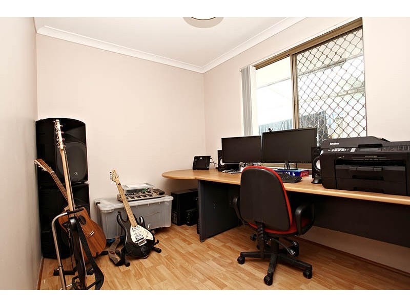 48 Derwent Crescent, Success WA 6164