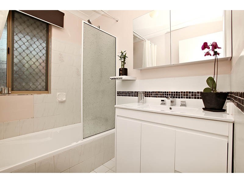 48 Derwent Crescent, Success WA 6164