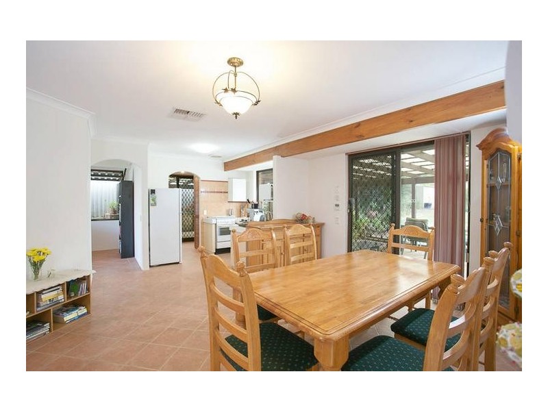 6 Tarndale Way, South Lake WA 6164