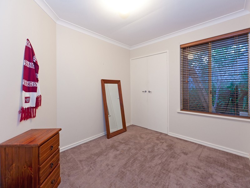 13 Lakeview Place, Bibra Lake WA 6163