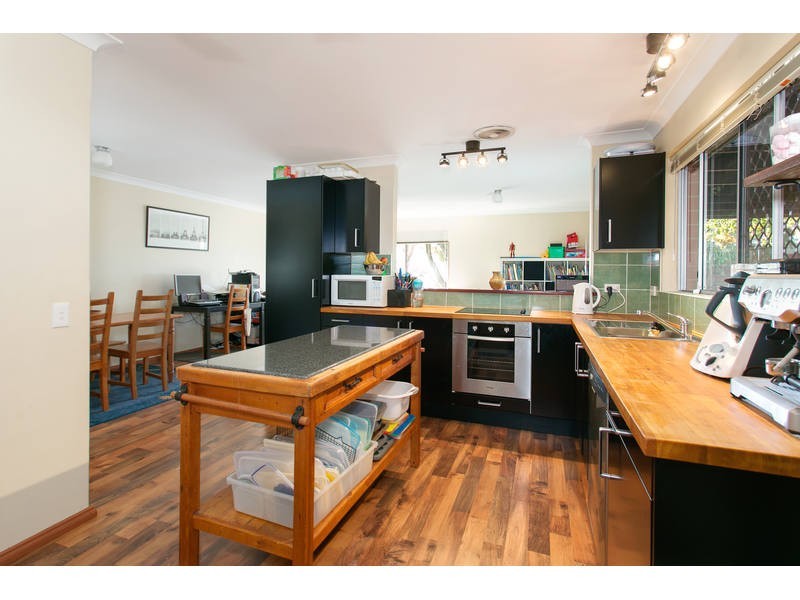 10 Tuart Place, Yangebup WA 6164