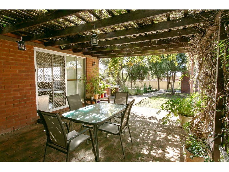 10 Tuart Place, Yangebup WA 6164