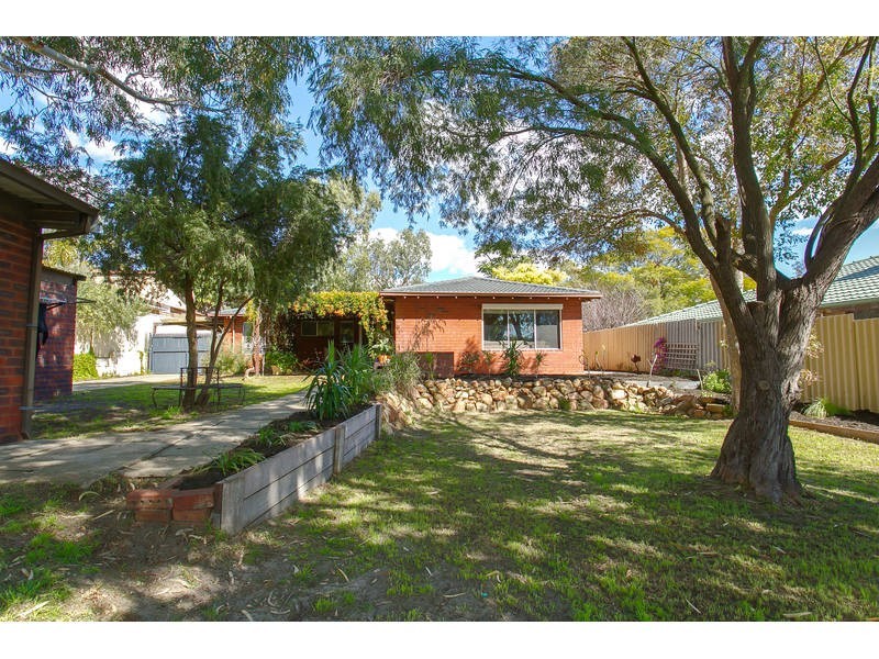 10 Tuart Place, Yangebup WA 6164