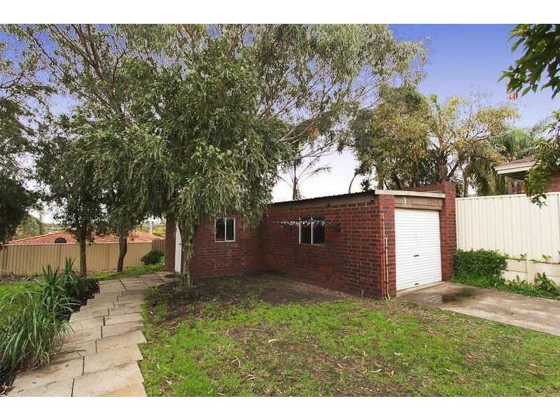 10 Tuart Place, Yangebup WA 6164