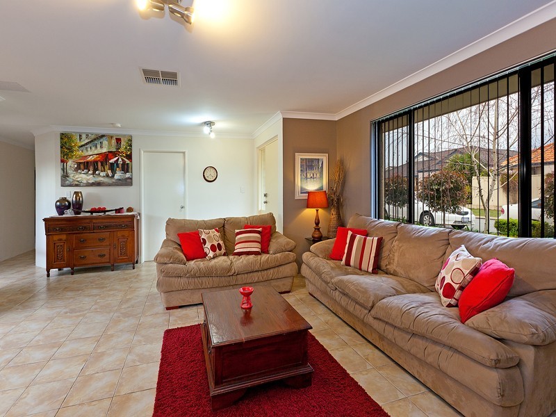 5B Waxberry Gardens, Canning Vale WA 6155