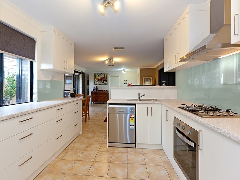 5B Waxberry Gardens, Canning Vale WA 6155