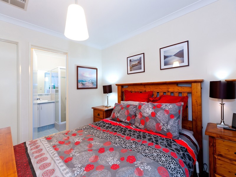 5B Waxberry Gardens, Canning Vale WA 6155