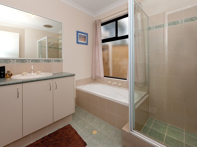 5B Waxberry Gardens, Canning Vale WA 6155