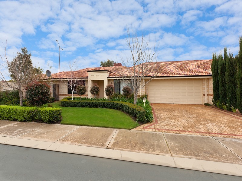 5B Waxberry Gardens, Canning Vale WA 6155