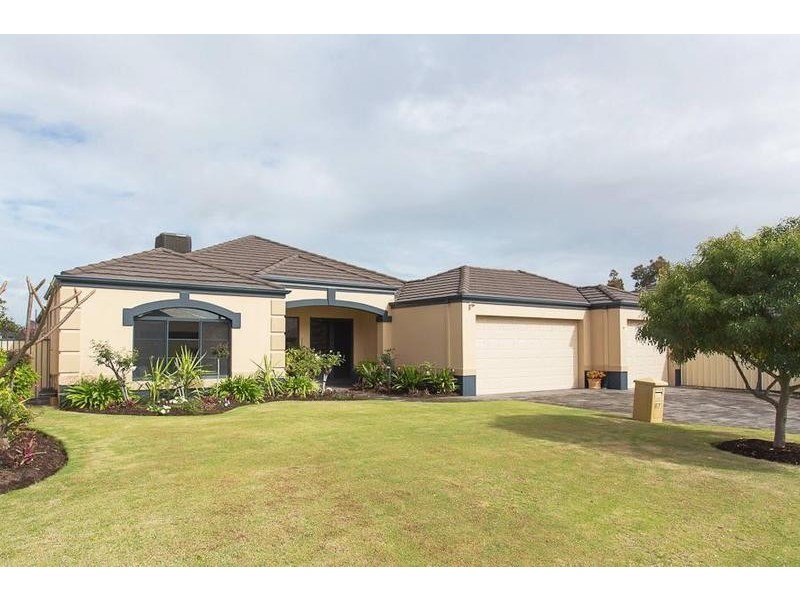 67 Plumwood Ave, Hammond Park WA 6164