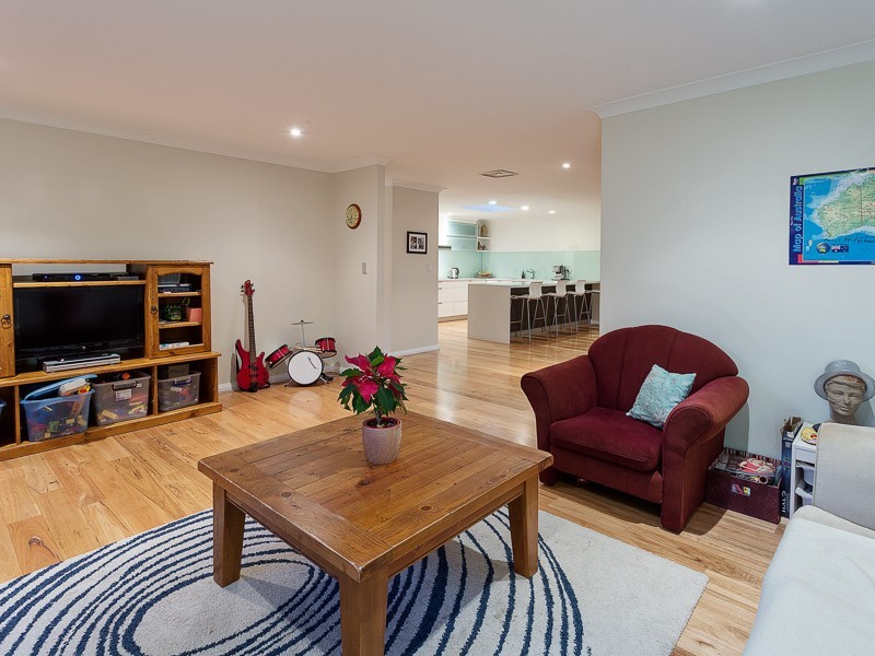 14 Masefield Avenue, North Lake WA 6163