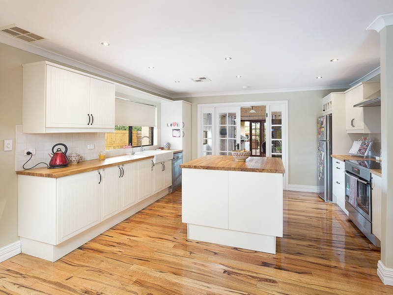 9 Begonia Close, Yangebup WA 6164