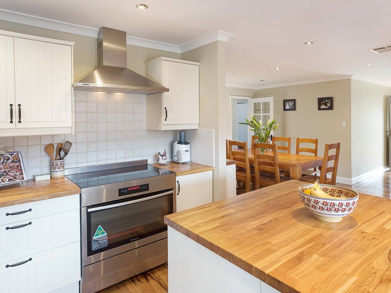 9 Begonia Close, Yangebup WA 6164