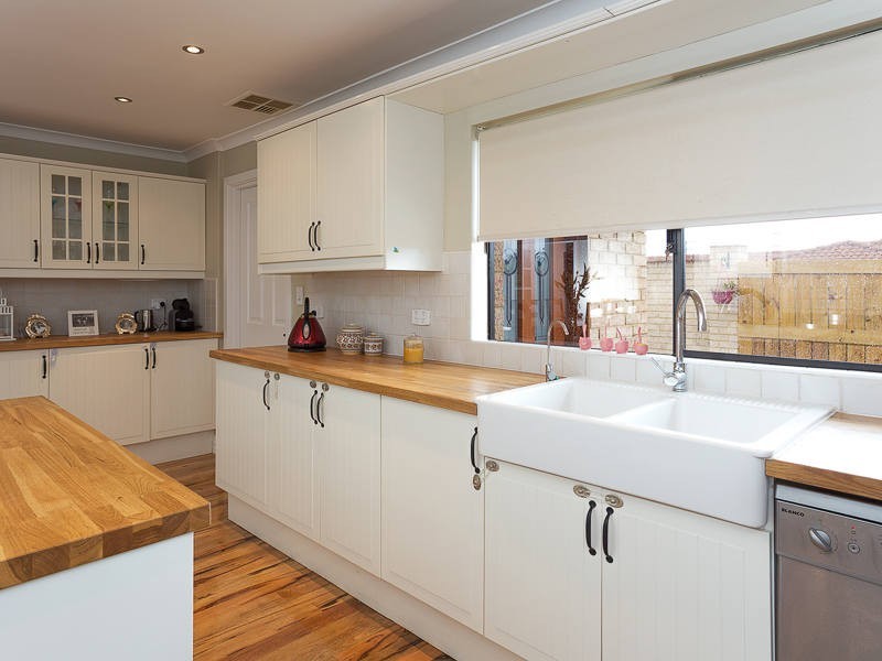 9 Begonia Close, Yangebup WA 6164