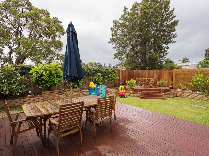 9 Begonia Close, Yangebup WA 6164