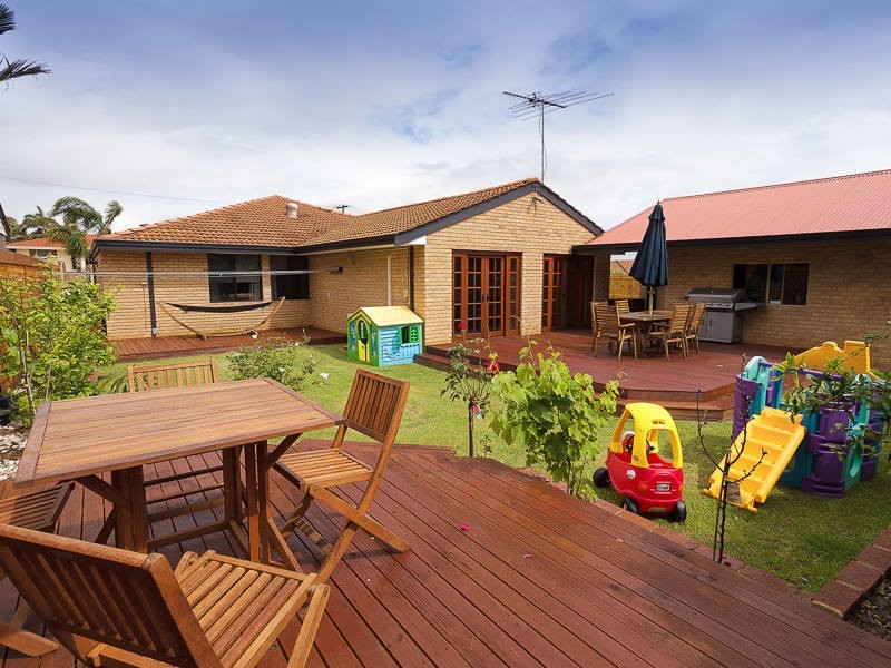 9 Begonia Close, Yangebup WA 6164