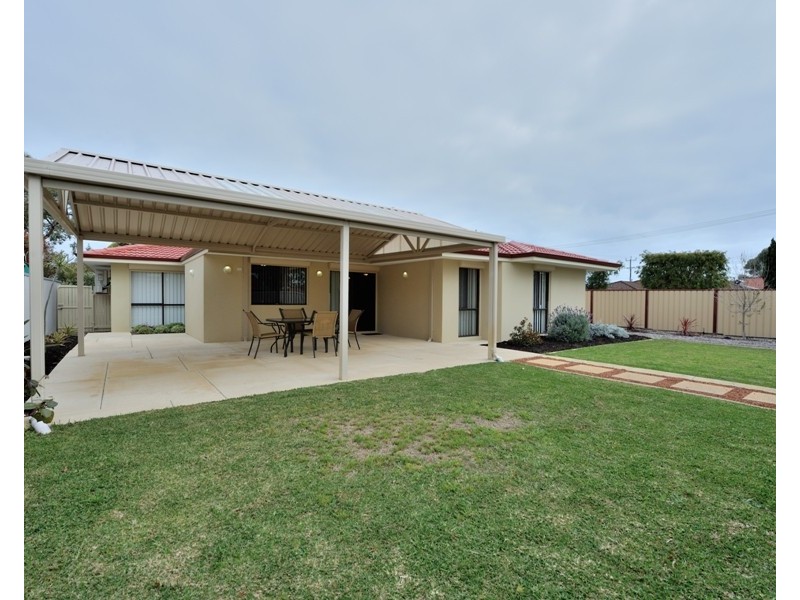 18 Hennessy Way, Rockingham WA 6168
