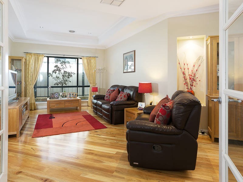 15 Skipper Crescent, Success WA 6164