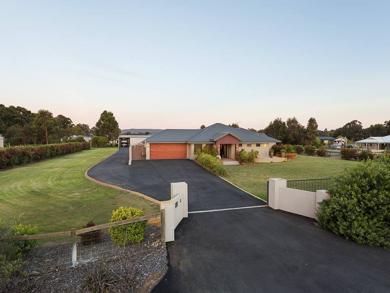 4 Algeri Link, Oakford WA 6121