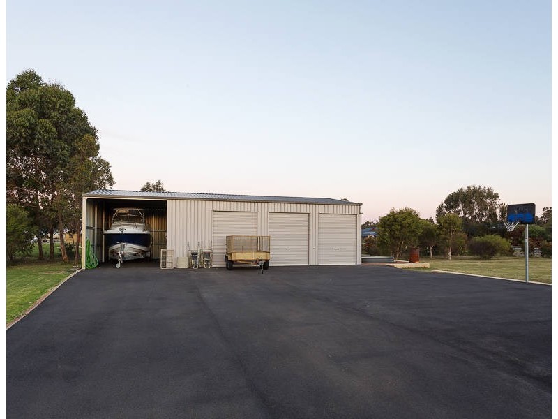 4 Algeri Link, Oakford WA 6121