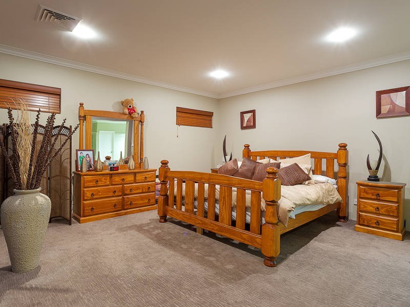 4 Algeri Link, Oakford WA 6121