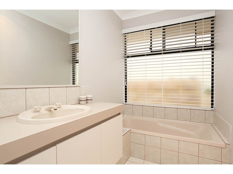 34 Hopkins Way, Spearwood WA 6163