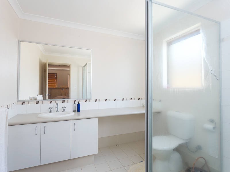 9 Inverson Blvd, Hammond Park WA 6164