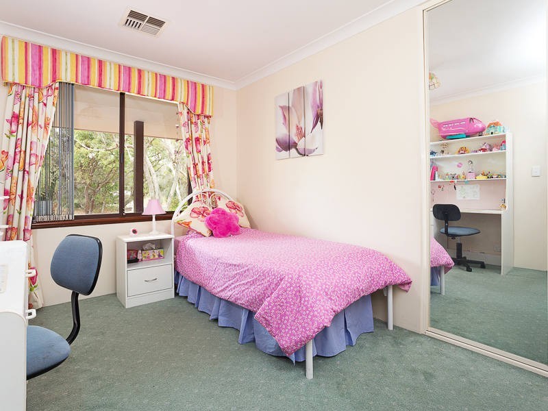 29 Brooks Place, Wandi WA 6167