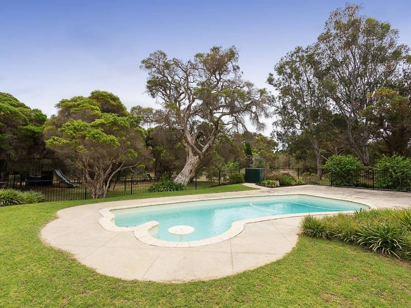 29 Brooks Place, Wandi WA 6167