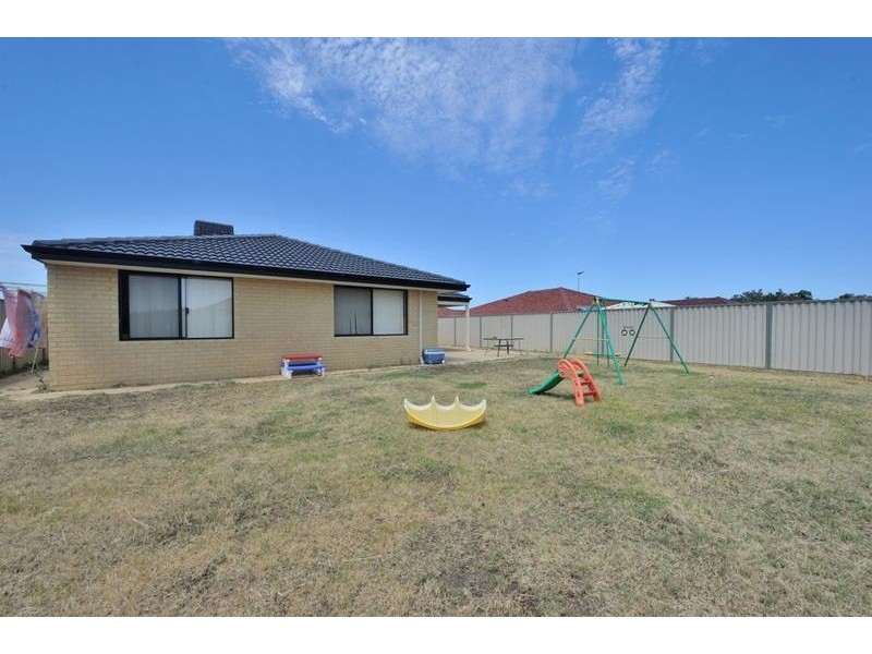 15 Oliver Vista, Bertram WA 6167