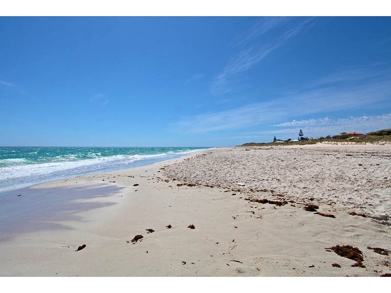 1 Seaview Place, Quinns Rocks WA 6030